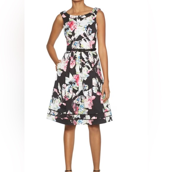 Size 6 White House Black Market Floral Fit and Flare Dress - Picture 1 of 6